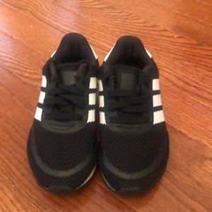 Adidas Boys Black Sneakers Size 11